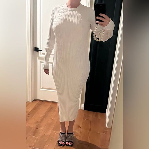 ✨NWT✨ - FRAME ribbed sweater dress in offwhite, size XL $498 RUNS SMALL!! - Picture 11 of 16